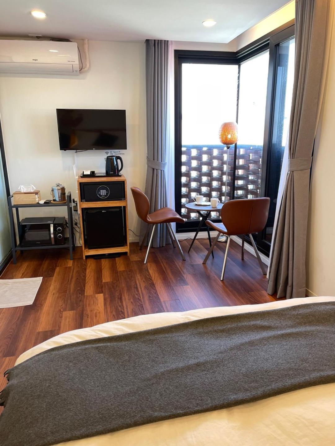 Space In Blackstone Сеул Номер фото